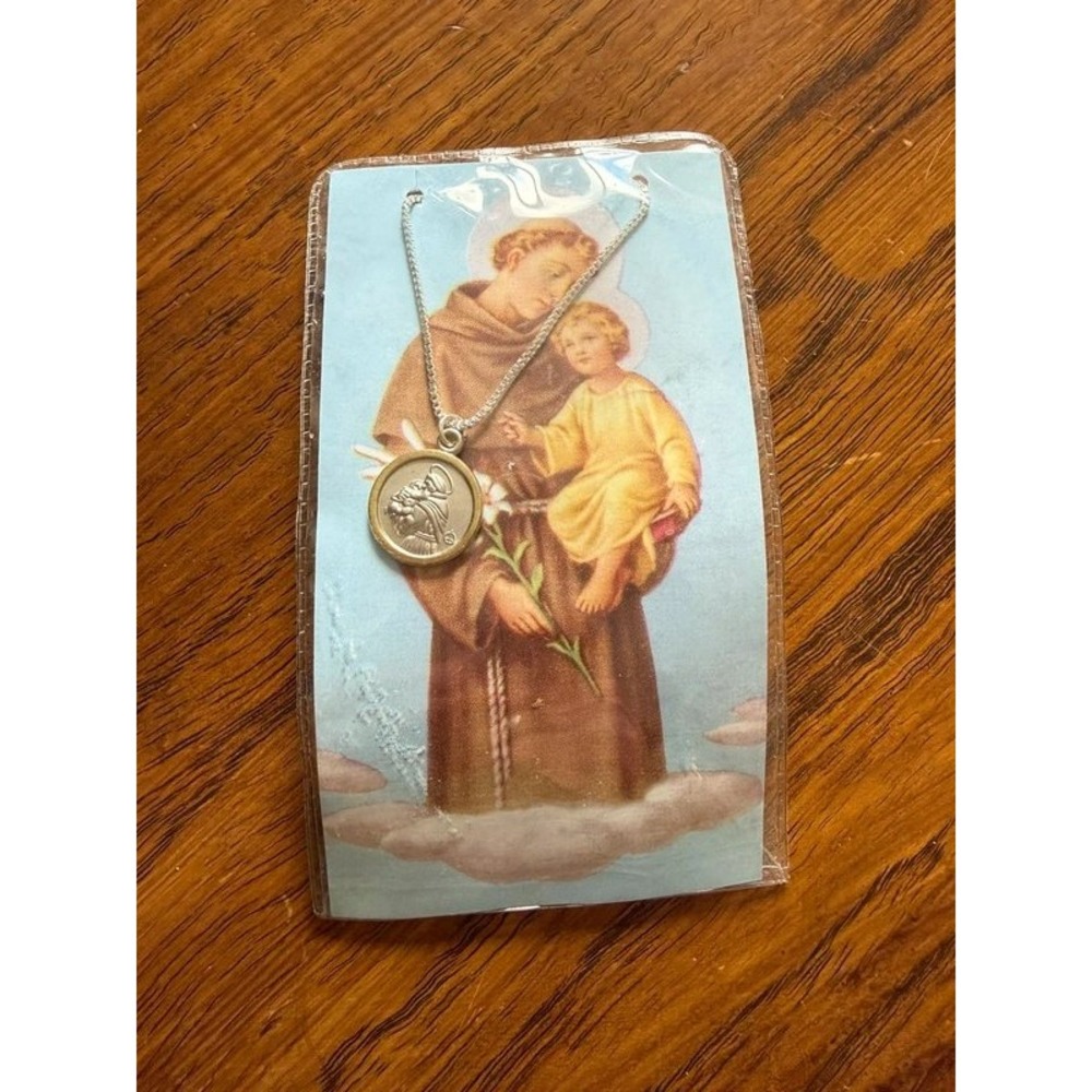 Silver tone Saint Anthony necklace w/ prayer card - New